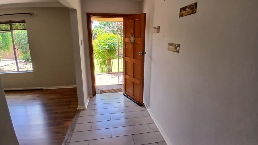 5 Bedroom Property for Sale in Pellissier Free State